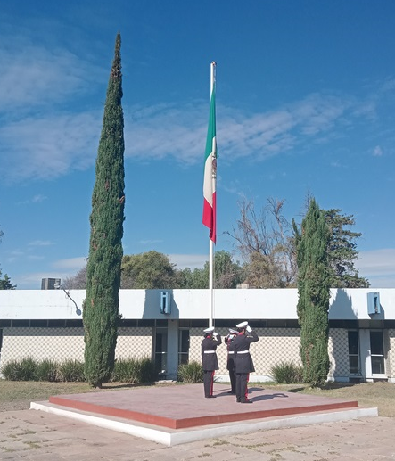 Se celebra la primera Ceremonia Cívica por parte del Departamento de Actividades Extraescolares.